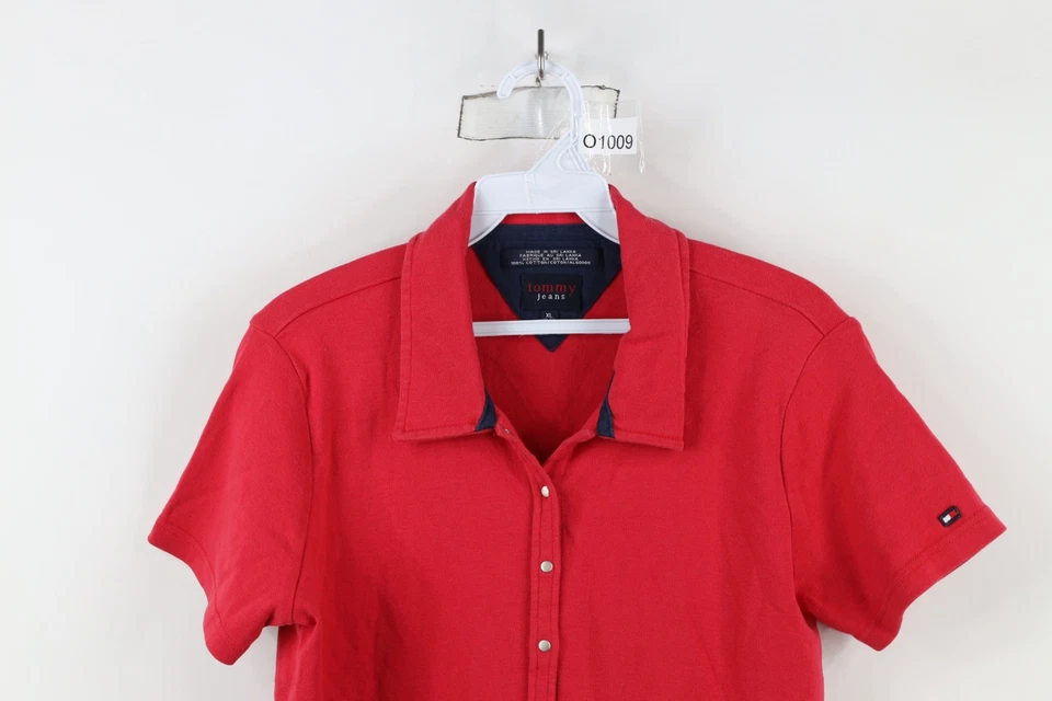 Camisa roja vintage años 90 Y2K Tommy Hilfiger para mujer XL bebé muñeca recortada con botones a presión Foto 2 de 4