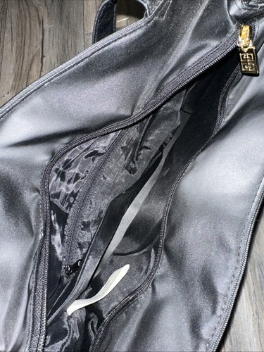 Givenchy rara, grande, nera VIP omaggio - valigetta borsa per laptop 16 pollici x 11 pollici - Foto 3 di 8