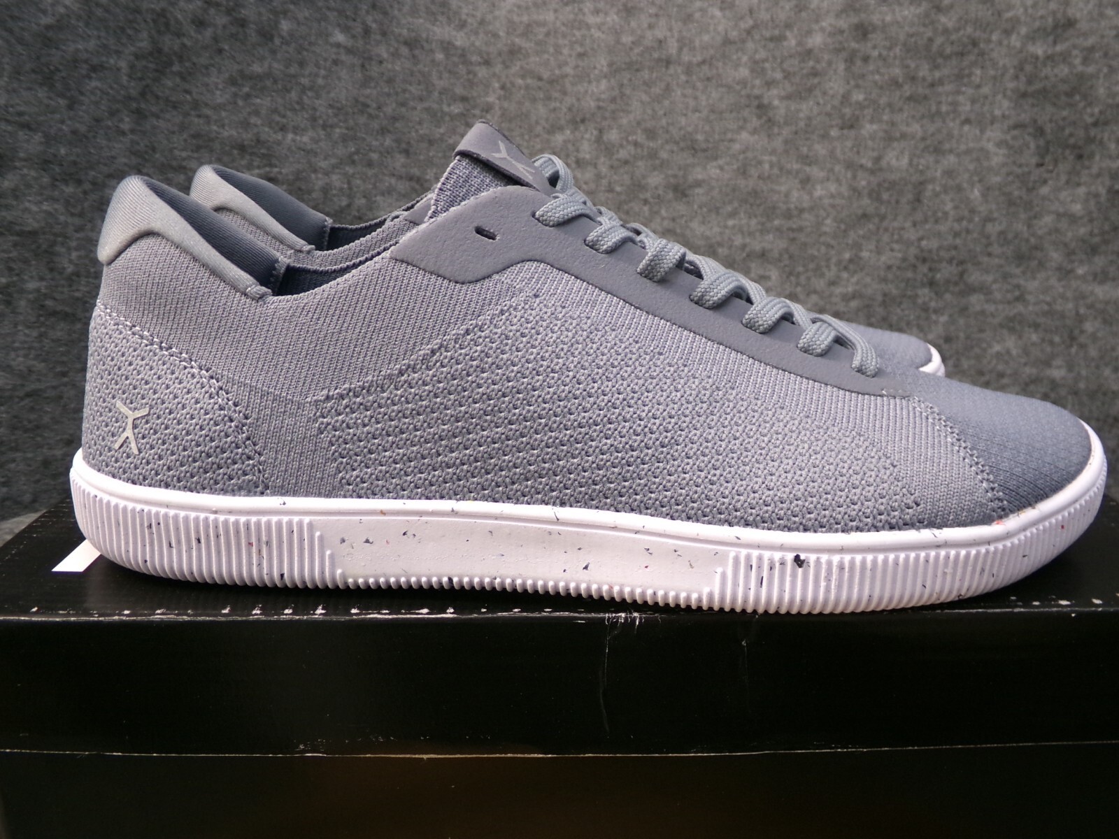 SAOLA Scarpe da uomo Flux Adapt Trainer grigio cemento a piedi nudi atletiche in maglia taglia 9 5