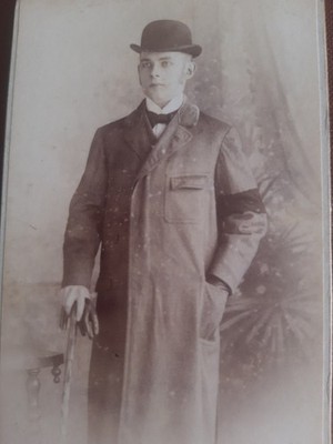 CDV Dapper Mann schwarz Trauer Armband Bowler Hut, Scott von Bournemouth Foto mm