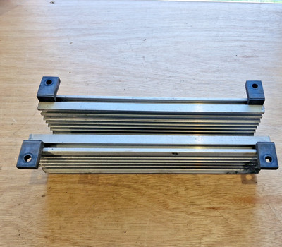 GROSSER SCHWERER STRANGGEPRESSTER ALUMINIUM KÜHLKÖRPER 285mm x 80mm x 65mm hoch kühlkörper 1,6kg