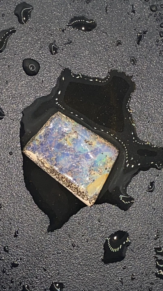 Australian  Boulder Opal rough and rubs Single Stone - Image 4 of 4