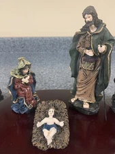 10 Piece Nativity Set Painted Resin with Wood Display Base Figures & Animals VGC