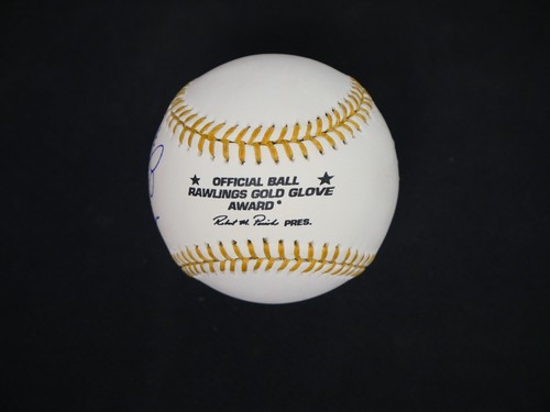 OMAR VIZQUEL SIGNED OFFICIAL MLB GOLD GLOVE BASEBALL WITH JSA COA - Picture 2 of 5