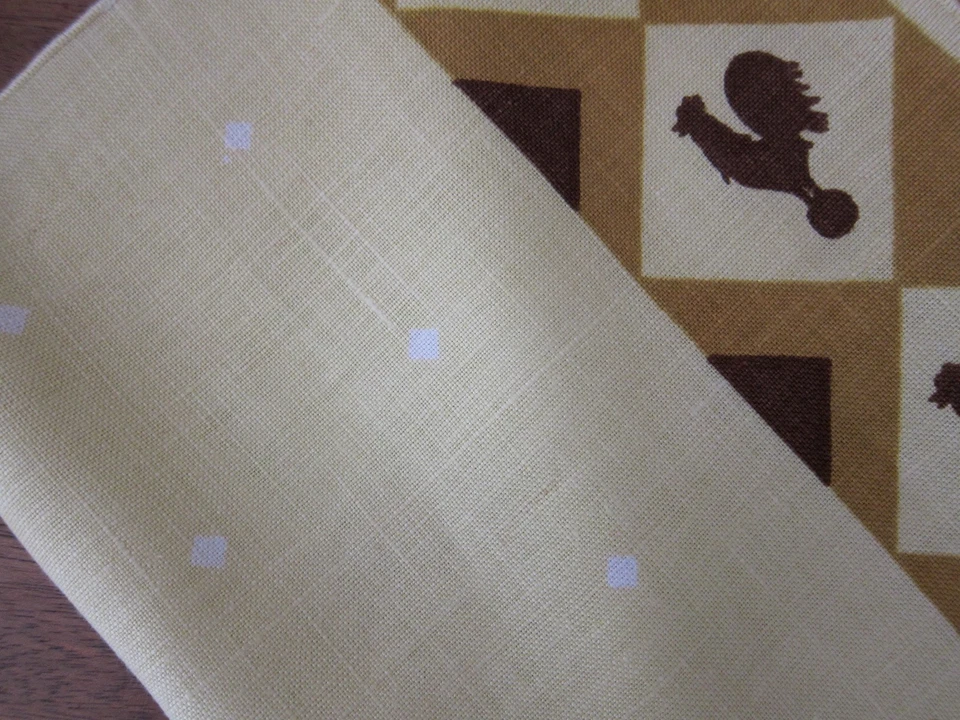 Set of 4 LINEN, ROOSTER MOTIF DINNER NAPKINS, POLKA DOTS AND DIAMOND PATTERN - Image 4 of 4