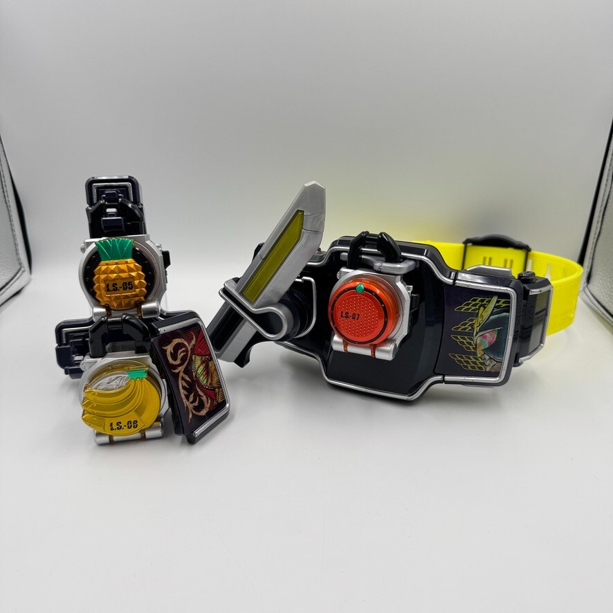 Kamen Rider Gaim DX Sengoku Driver & Rock Seed Holder Special Set