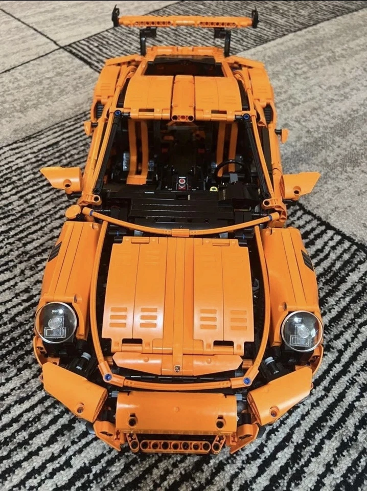 LEGO Technic 42056 Porsche 911 GT3 RS, photo 1 sur 5