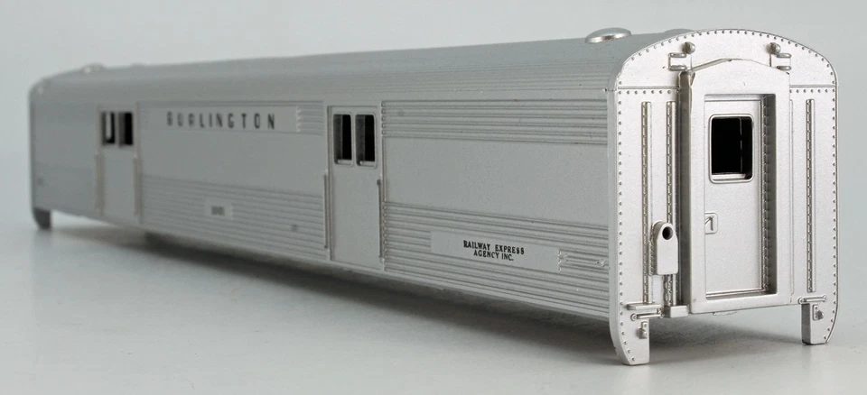 Athearn HO streamline  baggage car RPO CB&Q Burlington Route  1783NO BIX NEW RTR - Image 2 of 3