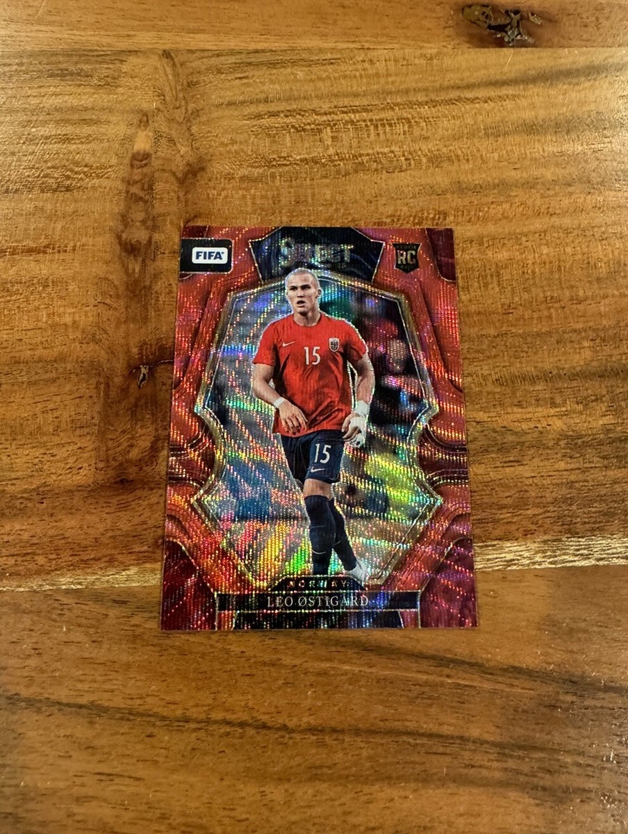 Leo Ostigard 2022-23 Panini Select FIFA Red Wave Prizm NRMT+