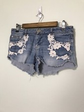 Mossimo Shorts Womens 9 Blue Denim Cut Off Jean Floral Embroidered Junior