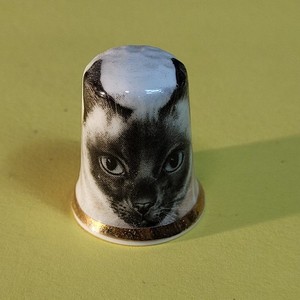 Vintage English Finsbury Bone China Cat Thimble