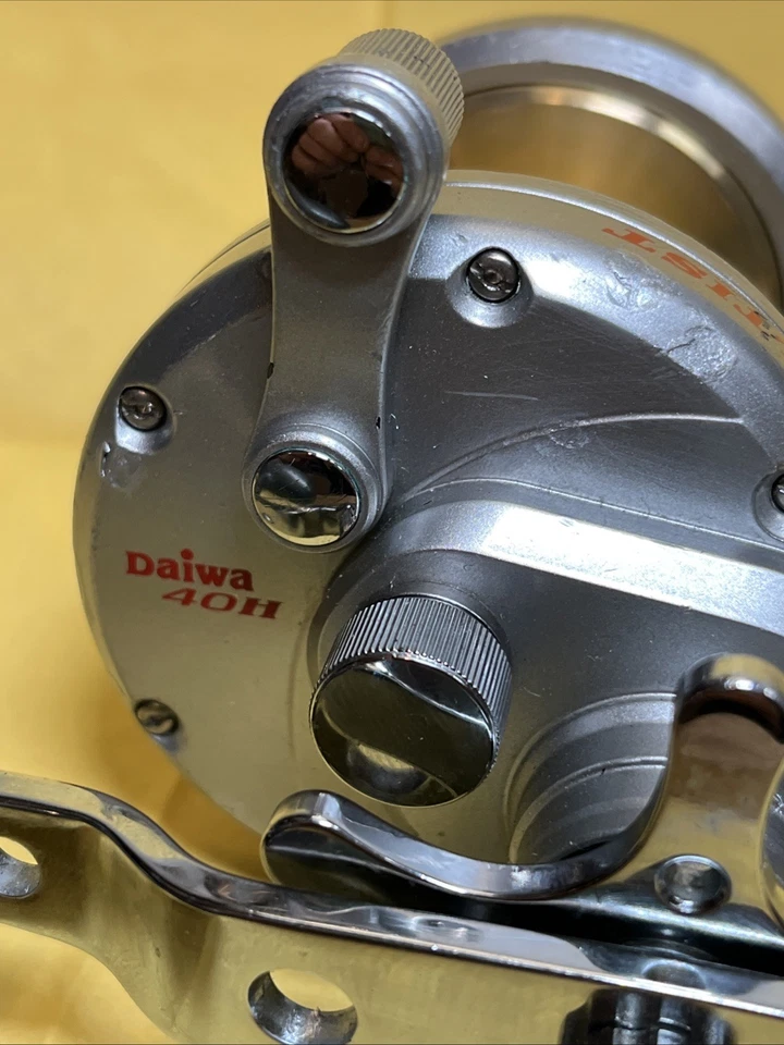 Daiwa Saltist 40H 6.4 Star Drag Fishing Reel Carbontex Drag Free Shipping Nice! - Image 4 of 4