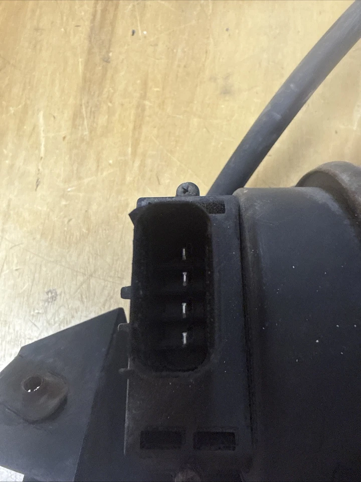 2006 Pacifica Cruise Control Servo With Cable  - Image 2 of 4