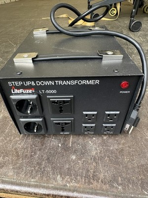 Schwerlast Spannungswandler 5000W Step Up Step Down 110V-240V