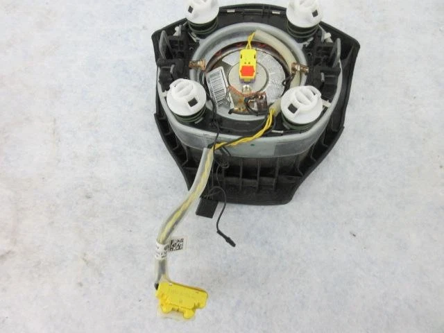 VOLKSWAGEN GOLF LH JETTA OEM CONDUCTOR VOLANTE IZQUIERDO AIRBAG 1KM 880 201 F 81U Foto 4 de 4