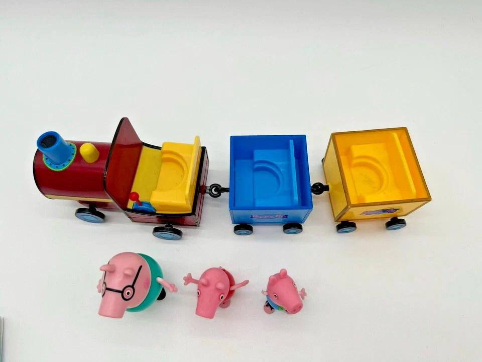 LOTE de Peppa Pig en el tren del abuelo conjunto sonido hablando 3 figuras + libro + peluche Foto 4 de 4