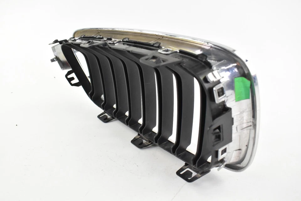 Parrilla superior izquierda usada se adapta a: BMW 335I 2015 sin equipamiento aerodinámico M base superior Foto 2 de 4