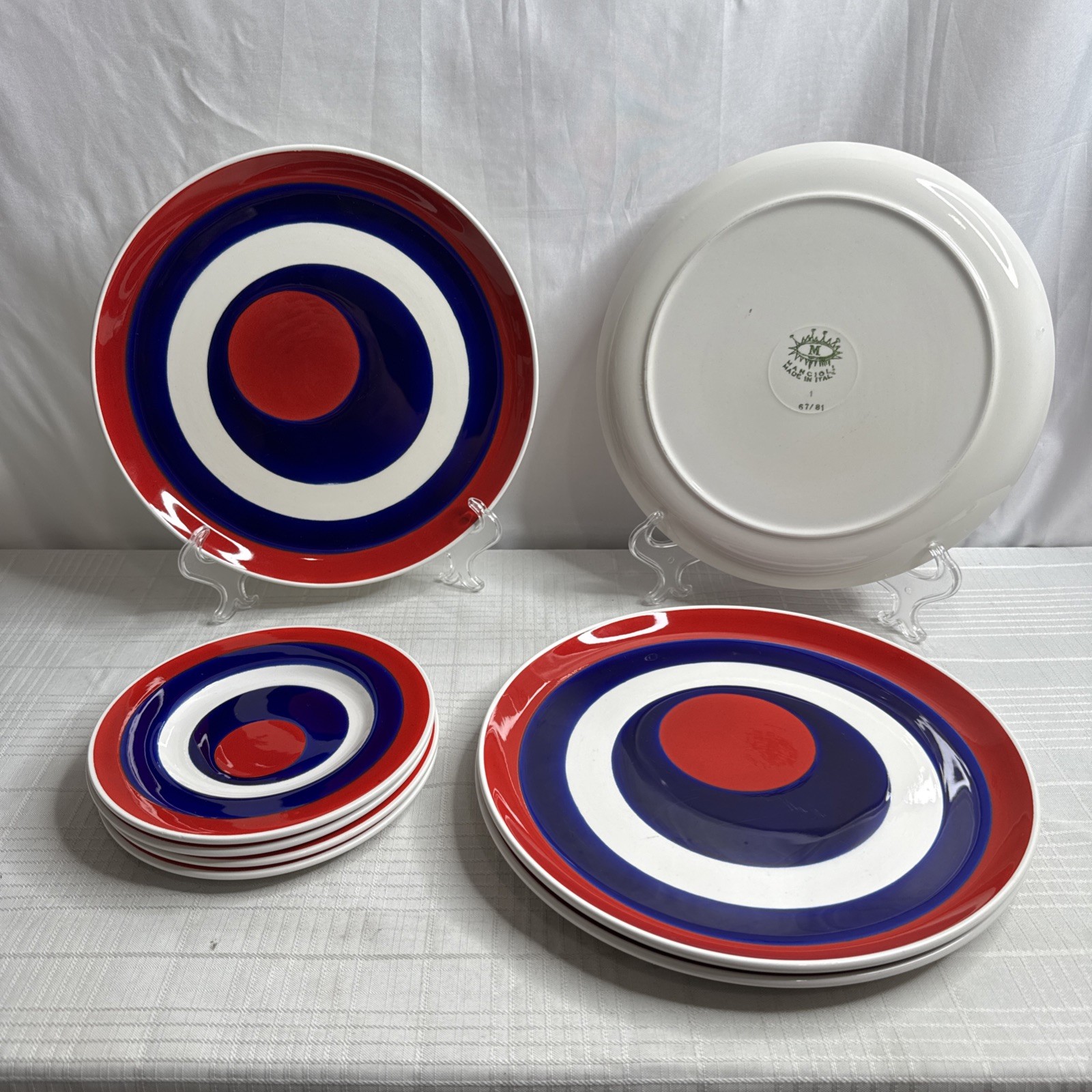 Of 8 Dinner & Dessert Plates Red Blue Bullseye Euc