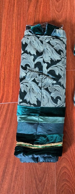 NEW with tags Green Brocade and Velvet Christmas Tree Skirt