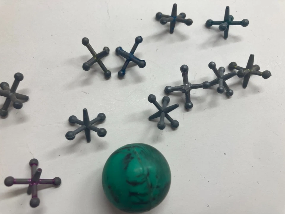 Vintage Metal Jacks Game Set 14 Jacks Jax with Green Swirl ball - Image 4 of 4