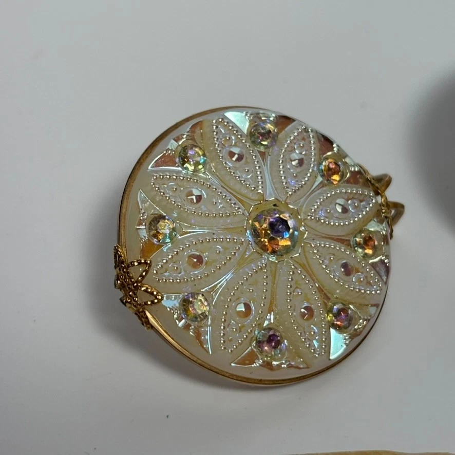 Clips para Zapatos Blanco Brillante Vidrio Moldeado AB Cristal Tono Dorado Foto 3 de 4