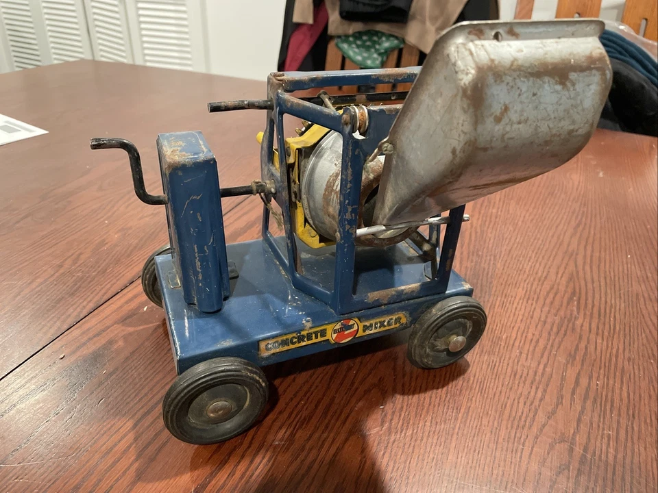 VINTAGE~BUDDY L~CONCRETE/CEMENT MIXER - Image 2 of 4