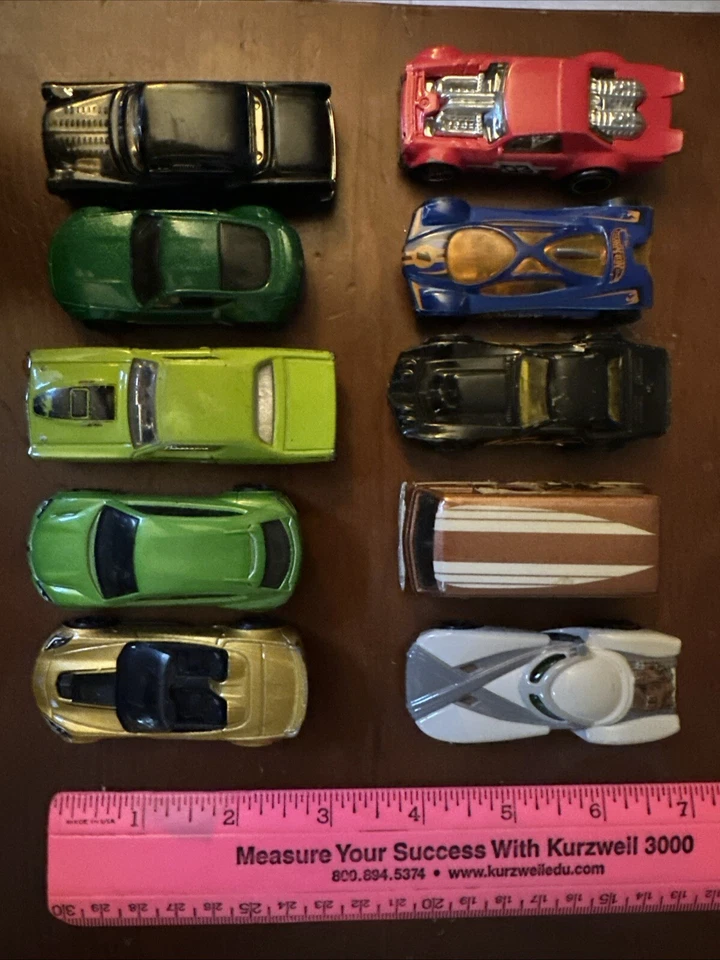 Lote de coches de juguete Hot Wheels: 10 coches surtidos diez; excelente estado, 2 Star Wars incl. Foto 2 de 4