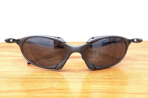 Oakley Romeo 1 X-Metal Vintage Sunglasses in Great Condition. Serial # 033987 - Picture 1 of 11