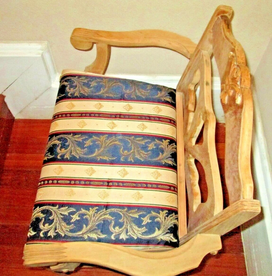 SILLÓN TRASERO TALLADO ESTILO FRANCÉS COLECCIONABLE, RARO CON ESCUDO, BRAZOS DE DESPLAZAMIENTO Foto 3 de 4