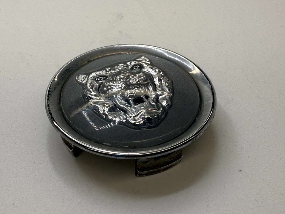 Tapa central de rueda Jaguar XK8 XJ8 XJS plateada cromada OEM Foto 3 de 4