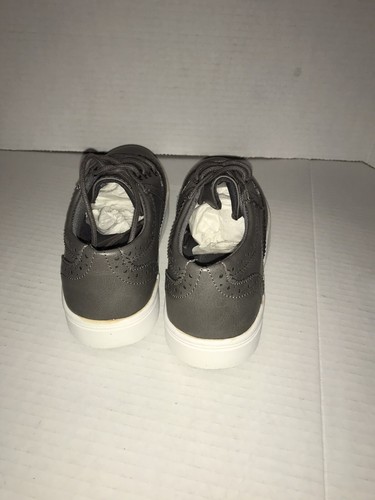 Steve Madden gray shoes size 1 kids. - Picture 6 of 8