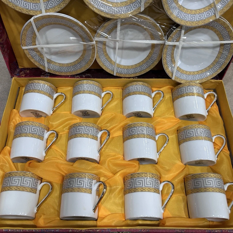 Juego de 12 tazas y trenzas de café turco porcelana y oro 24 Foto 2 de 4