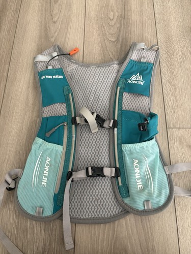 Aonijie Hydration Vest Pack  Marathoner Running Race Hydration No  Bladder