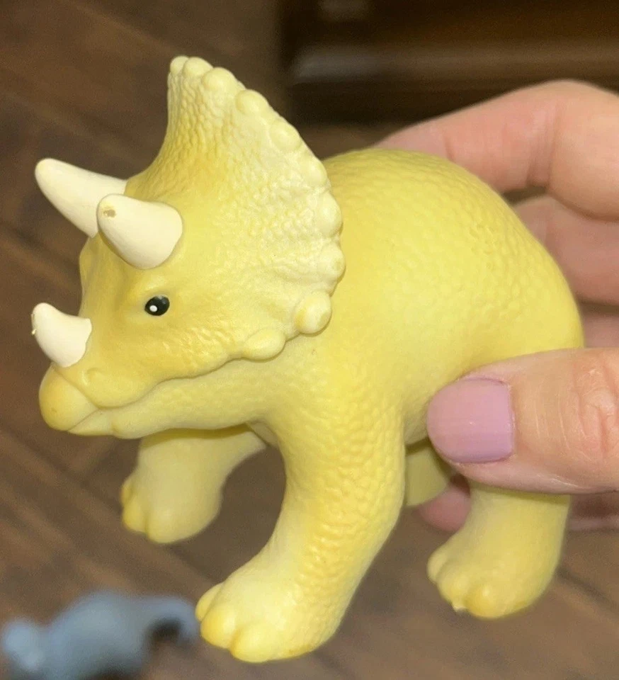 Step 2 Replacement Yellow Plastic Dinosaur Triceratops Dino Dig Sand Water Table - Image 3 of 4