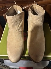 Women s Old Navy Tan Booties Size 8
