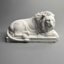 Chinese Town Style White Lion Statue, Regal Resin Animal Figurine for Home Decor