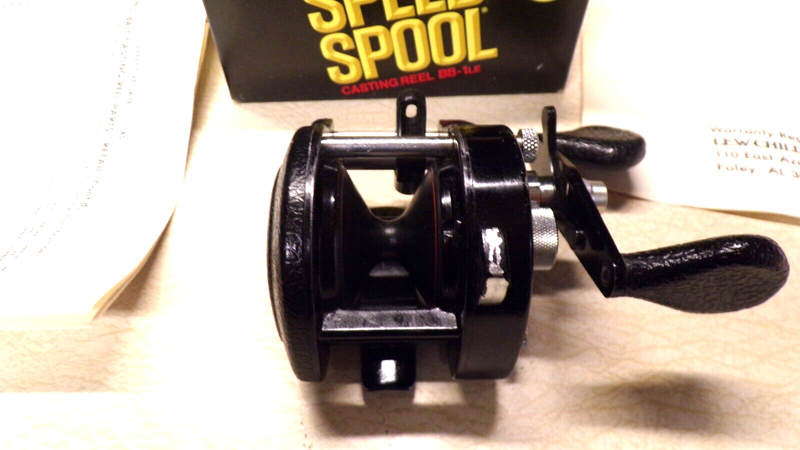 LEW`S CHILDRE FISHING REEL W/ BOX SPEED SPOOL BB1LE CLEAN & WORKS