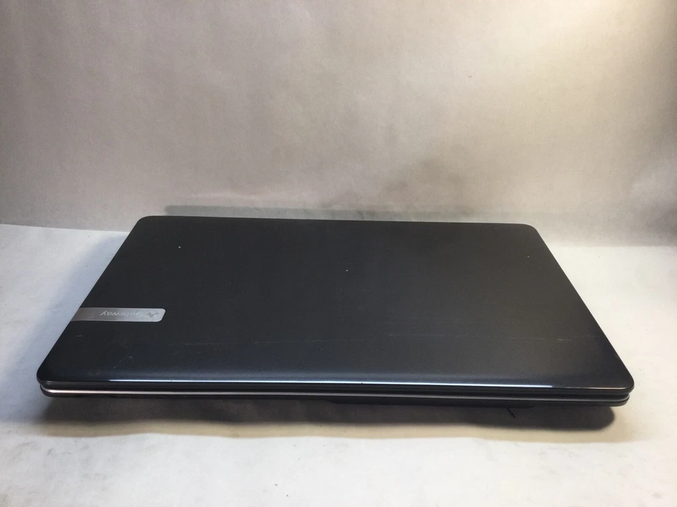 Gateway NE5610u 15" Laptop Intel B820 -DOES NOT POWER ON -MZ - Image 2 of 4