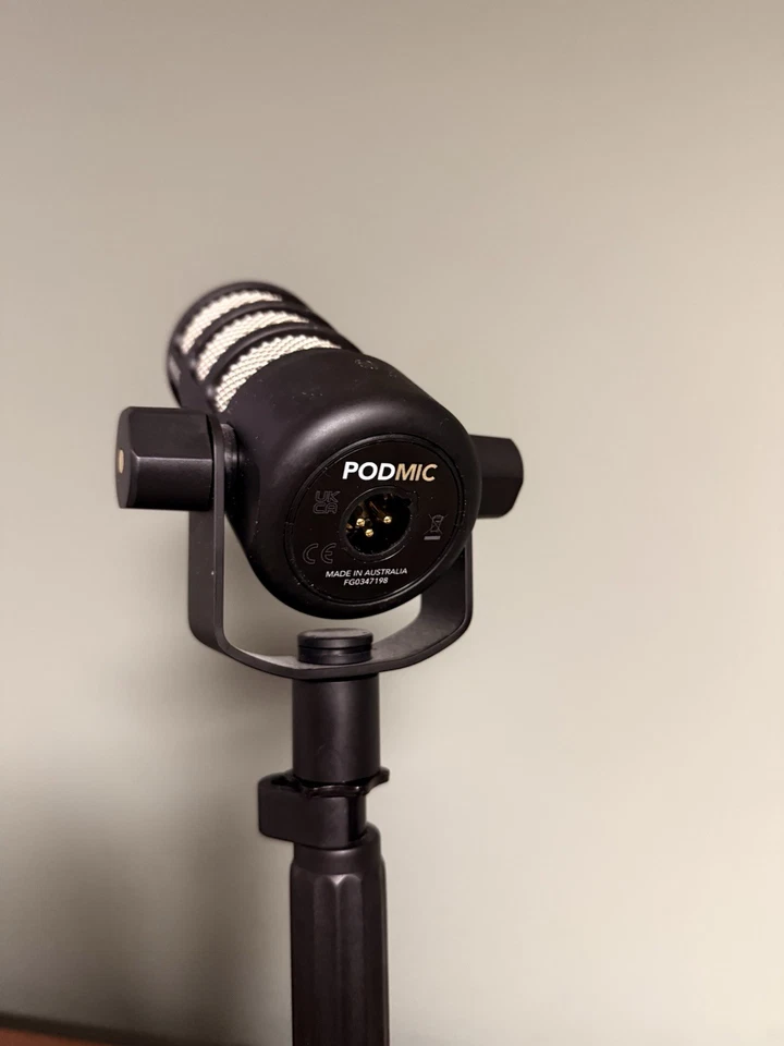 RODE PODMIC Microfono Dinamico per Voce Cardioide XLR Podcast Streaming Live - Imagen 3 de 3