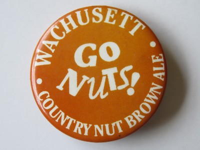 Beer BUTTON Pinback ~ WACHUSETT Brewing Co Country Nut Brown Ale ~ MASSACHUSETTS