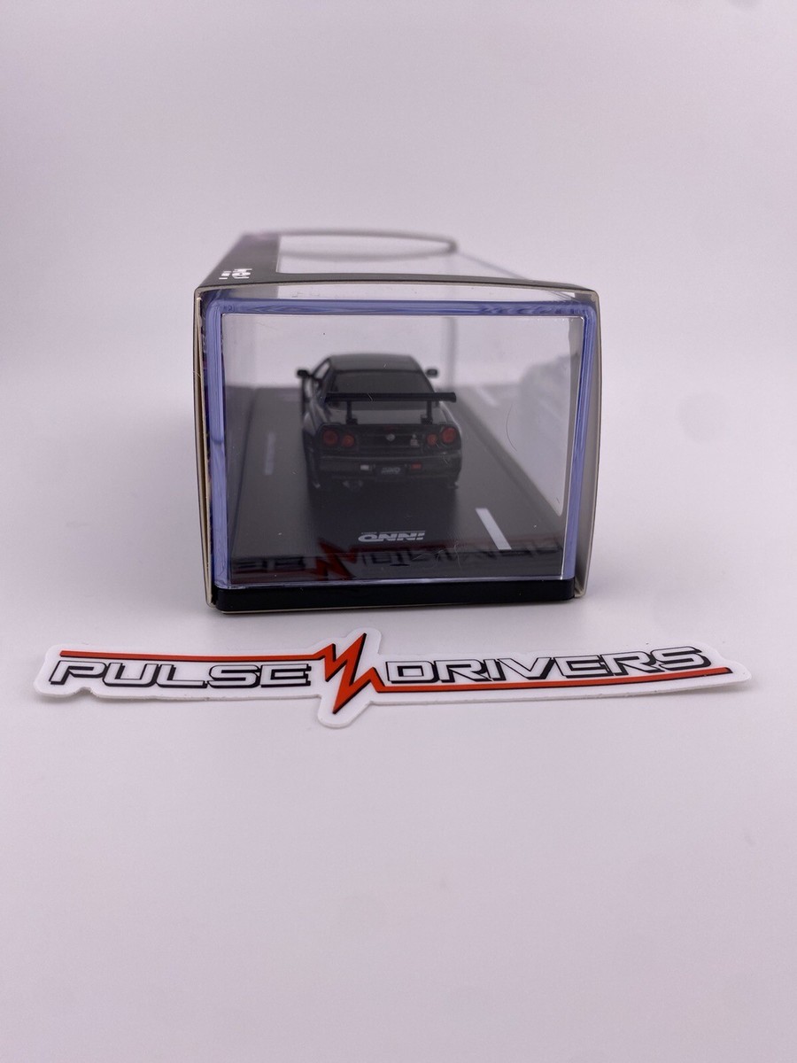 CHASE - Nissan Skyline GT-R (R34) - Black - INNO64 - IN64-R34ZT
