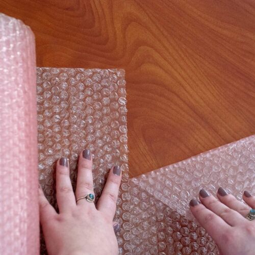 Rollo envolvente amortiguador de burbujas de 12 pulgadas x 15 pies (rosa antiestático) - Imagen 2 de 6