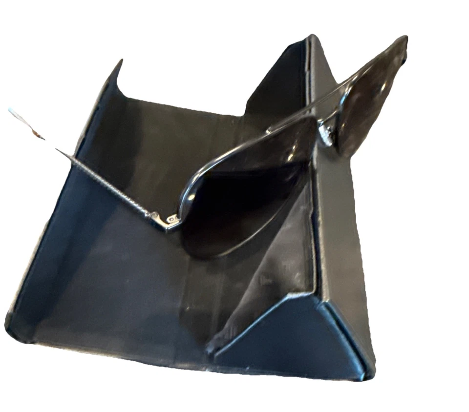 Tumi STU008 0531 Sunglasses Men's Black/Brown Gradient Lenses Pilot Shape 59mm - Image 3 of 4