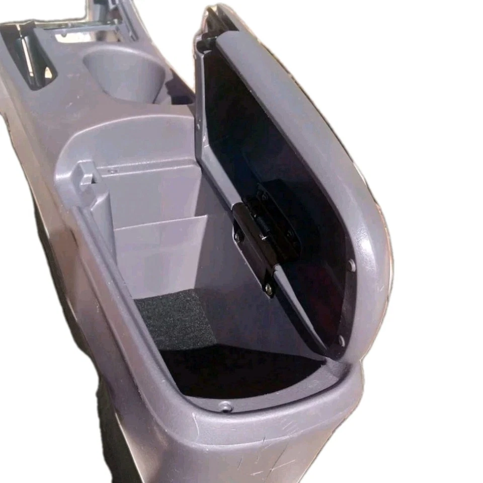 TOYOTA CELICA GT/S 2000-2005 CONSOLA CENTRAL REPOSABRAZOS, PORTAVASOS, ALFOMBRILLA DE ALMACENAMIENTO. Foto 2 de 4