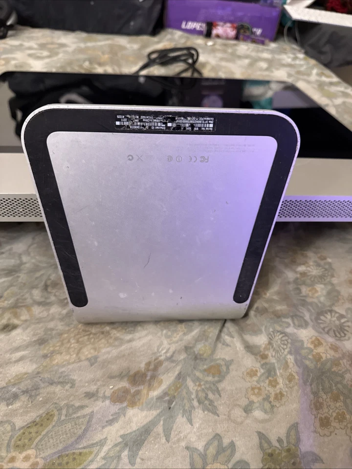 Apple: 24 (inch) Desktop-iMac | [Parts] - Image 4 of 4