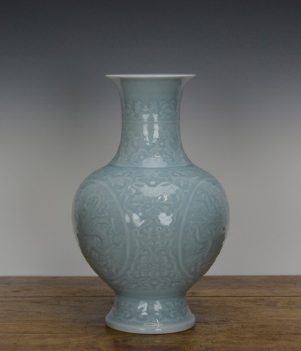 Chinese Qing Qianlong MK Sky Blue Tianqing Glazed Molded Body Porcelain Vase - Picture 2 of 9