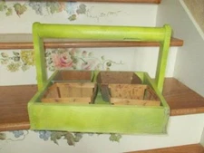 PRIMITIVE VINTAGE LIME GREEN WOOD DISPLAY STRAWBERRY BOX OR FOR USING