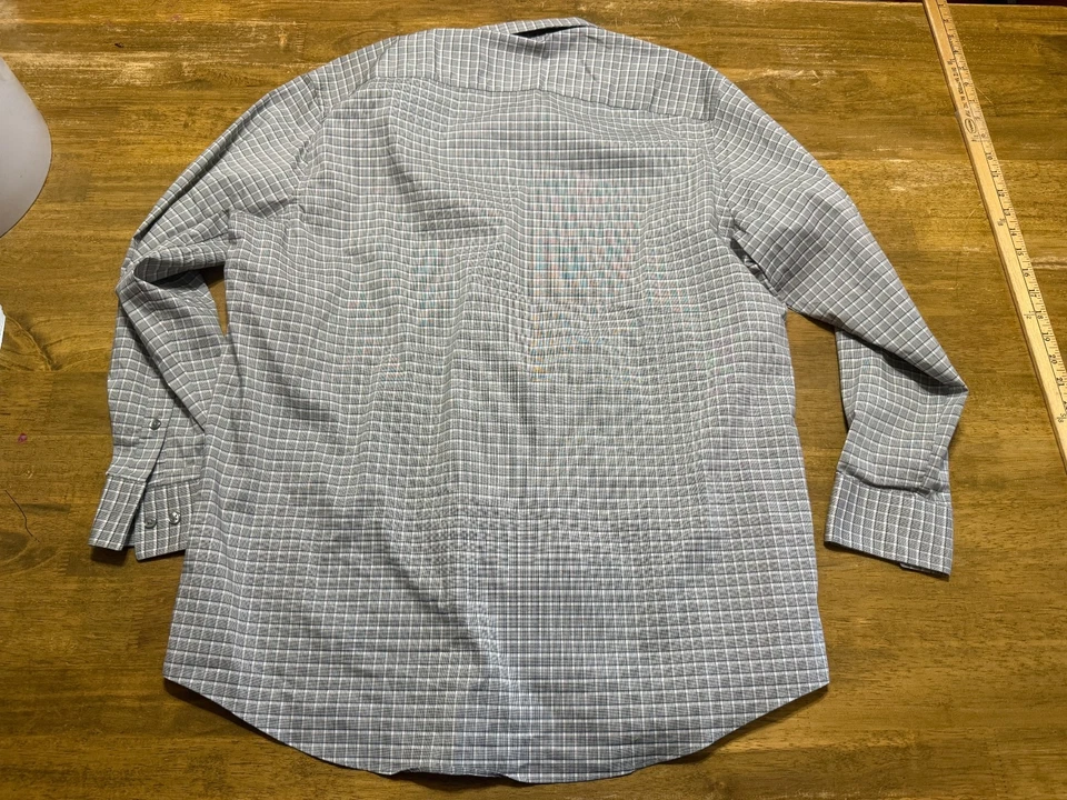 Van Heusen Shirt Men's Large, 16-16.5, 32/33 Gray Button Up Shirt Regular Fit - Image 2 of 4
