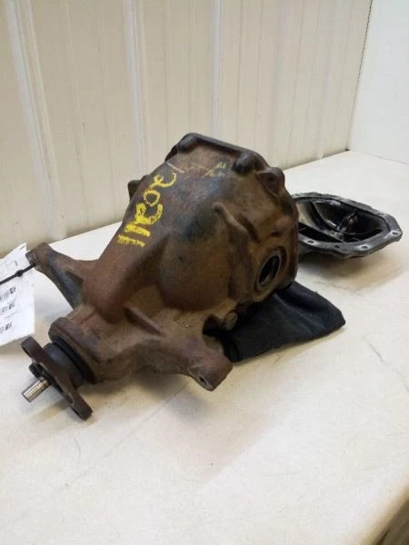 2009-2011 Hyundai Genesis 4dr Sdn 4.6L V8 REAR DIFFERENTIAL OEM USED 2.9:1 - Image 4 of 4