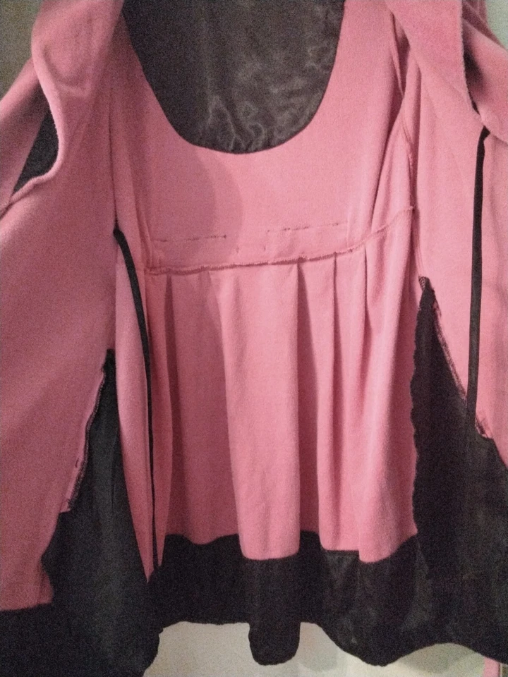 BETSEY JOHNSON S Bata de Terciopelo con Bolsillos Rosa con Lazos de Cinta Negra Albornoz Foto 4 de 4